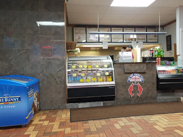 Hook Fish and Chicken Mount Oliver