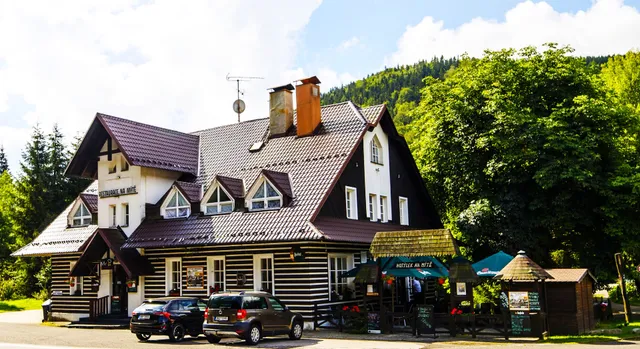 HOTÝLEK NA MÝTĚ A RESTAURACE