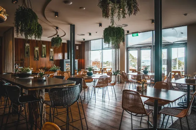 The Shoreline Hotel Accommodation - Howrah