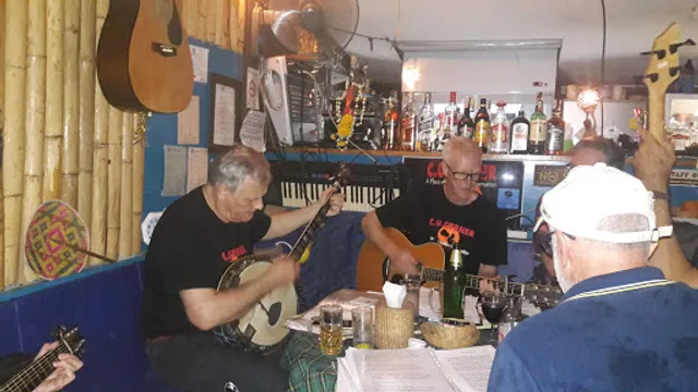 C.U. CORNER Bar and Cafe