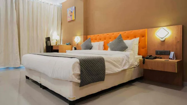 Hotel Red Velvet Suites