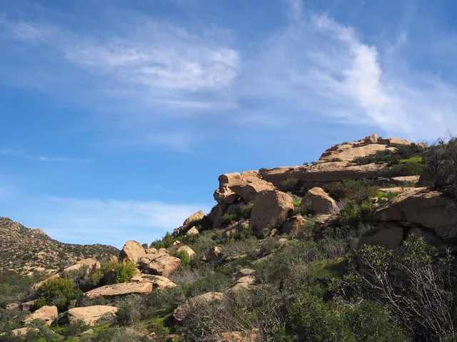 Hummingbird trail tunnel-cave