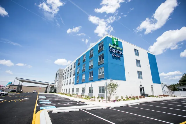 Holiday Inn Express & Suites Rehoboth Beach by IHG