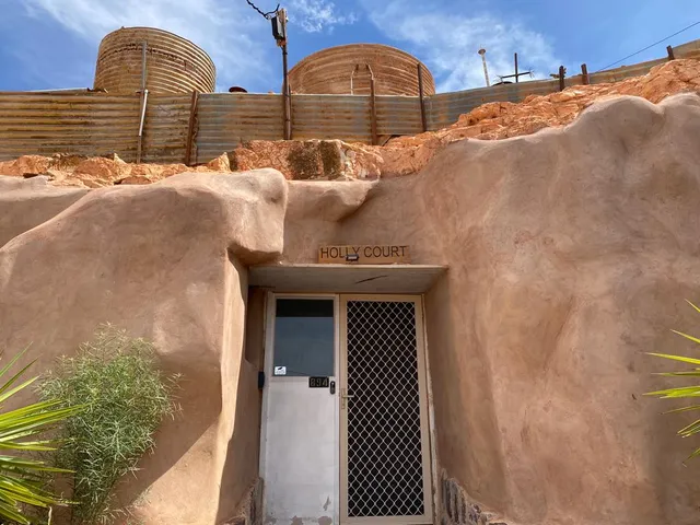 Holly Place & 894 Holly court Coober pedy