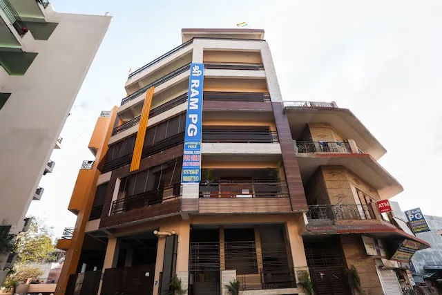 OYO Shivaay Residency Near Leisure Valley Park