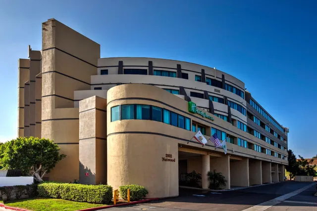 Holiday Inn & Suites Anaheim - Fullerton