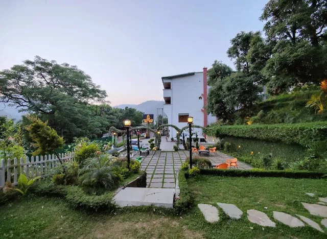 Aaroham The Watergate Hotel- Best Hotel in Bhimtal, Nainital
