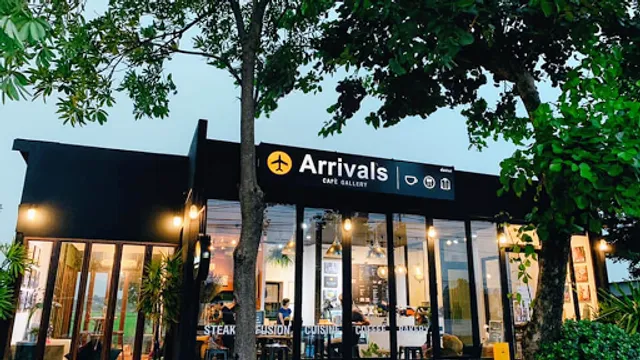 Arrivals Cafe Gallery