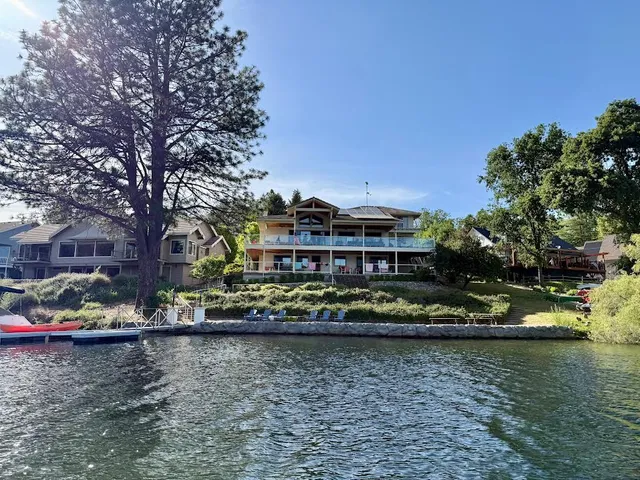 Luxury Yosemite Lake House