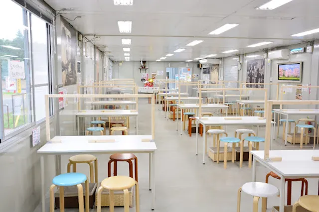 ニューラッキー食堂