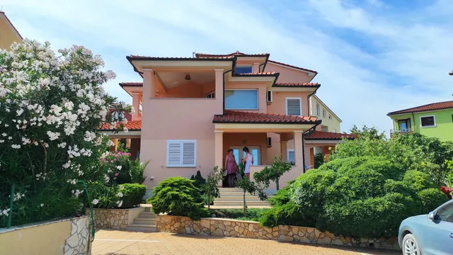 Apartments Villa Fernetich