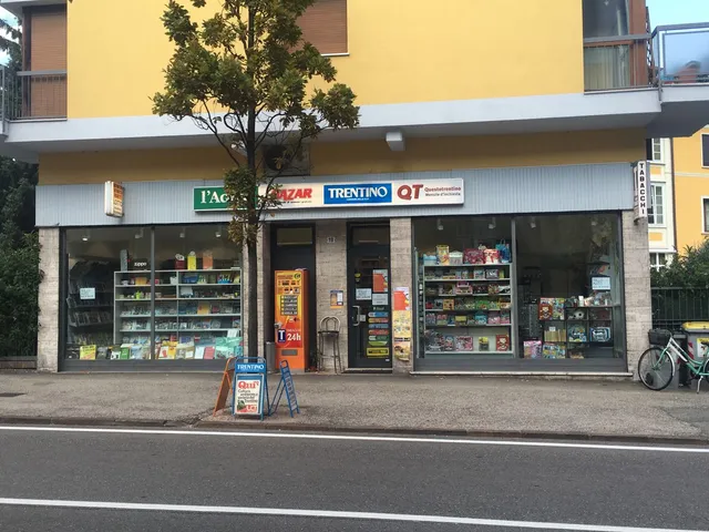 Edicola Tabacchi Maestri Aurora E Rossato Paolo