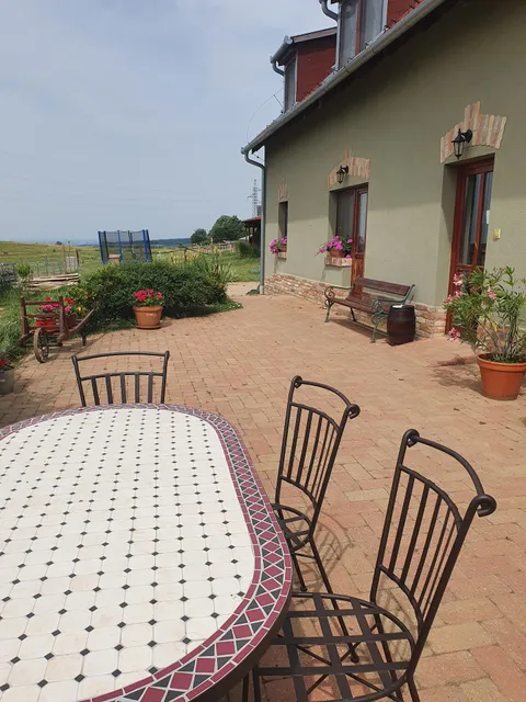 Tótvár lovaspanzió