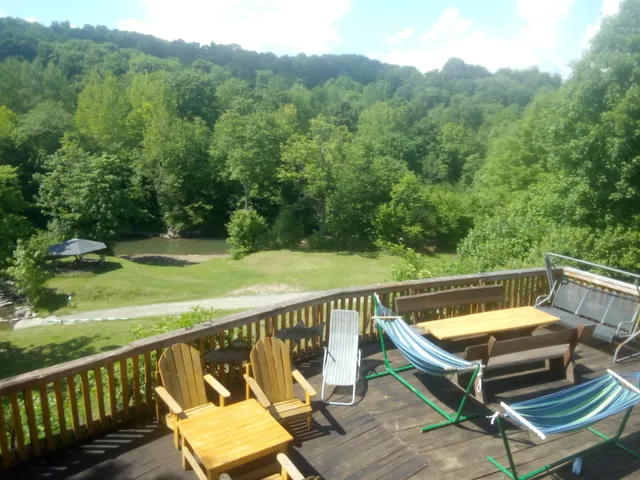 "UROCZYSKO DWERNIK" - Agroturystyka / Domki