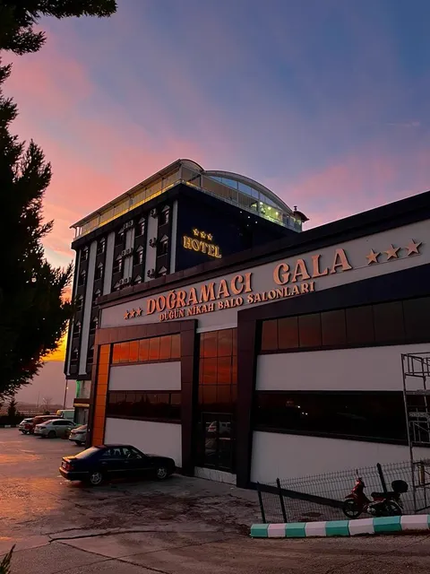 DOĞRAMACI TESİSLERİ BP AKARYAKIT&OTEL&RESTAURANT