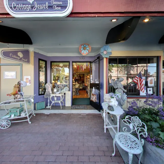 Cottage Jewel