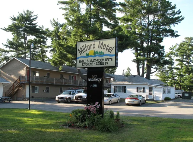 Milford Motel On The River