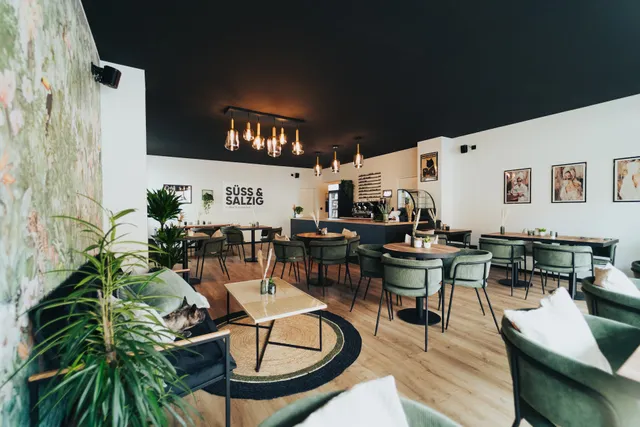 CAFÉ SÜSS & SALZIG