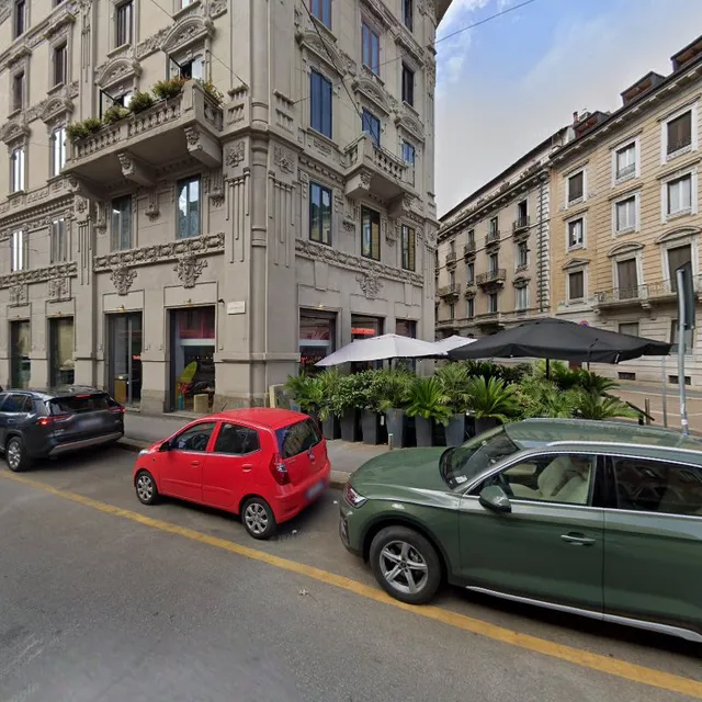 NooN Restaurant & Cocktail Bar