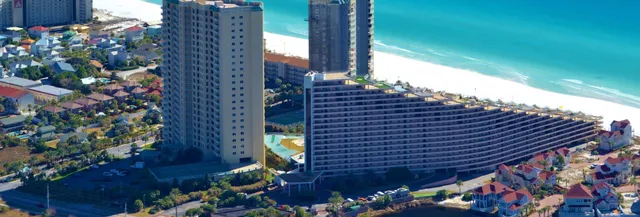 Compass Resorts Rentals at Edgewater