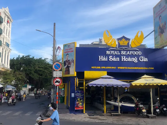Hải Sản Hoàng Gia CN Quốc Hương Quận 2