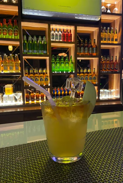 The Wings Lounge, Restro Bar & Fortune The Banquet ( द विंग्स लाउन्ज रेस्ट्रो बार एन्ड फॉर्चून द बैंक्वेट)