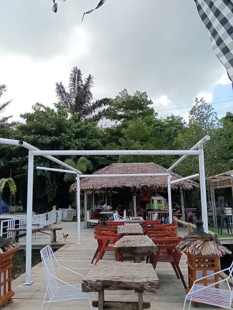 Mandar Cafe & Resort