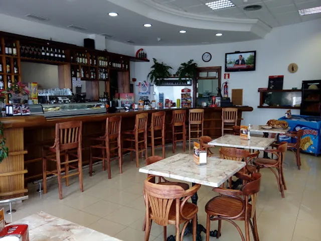 Cafeteria La Estación De Uga