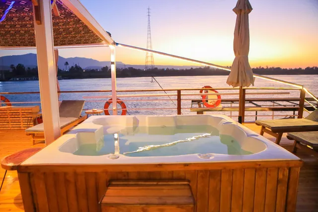 Ezzat Luxor Aswan Nile Cruise Dahab