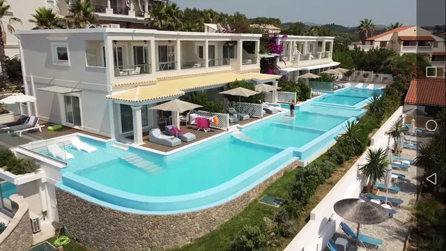 Paralia Luxury Suites