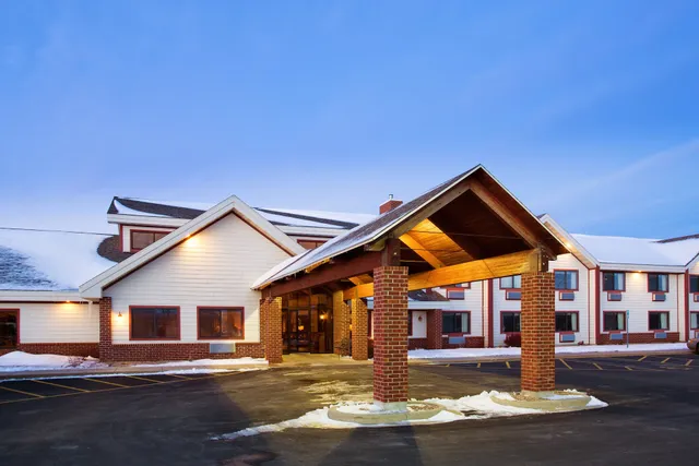 AmericInn by Wyndham New London