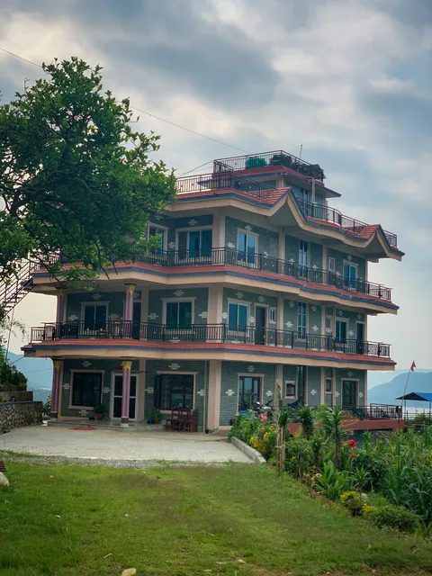 360 lakefront restro and lodge