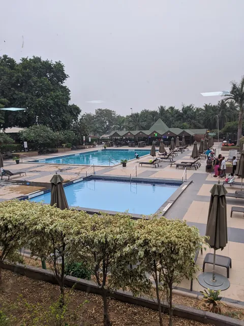 Pool Bar & Restaurant