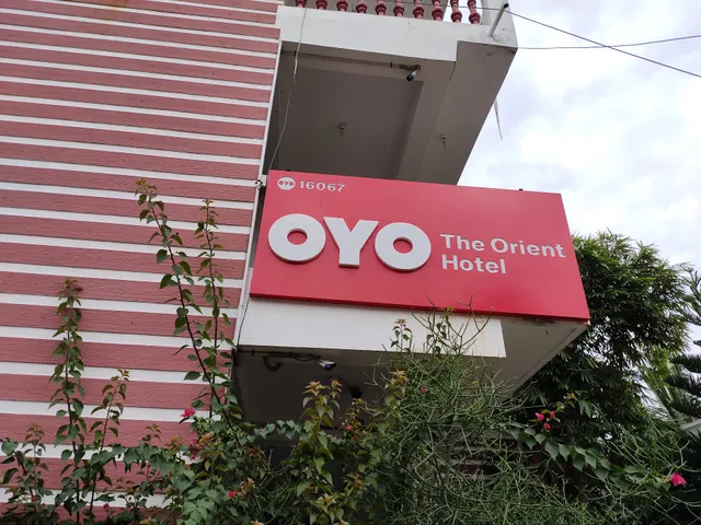 OYO 16067 The Orient Hotel