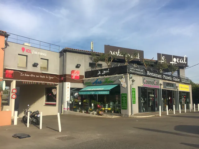 Centre Commercial San Baquis