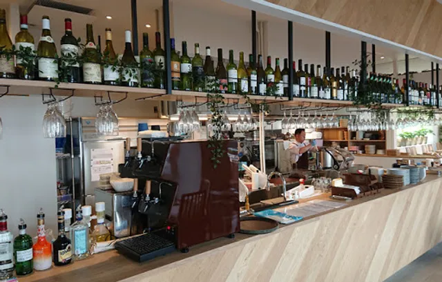 Eloise's Cafe Nagoya Hisaya-Odori Park