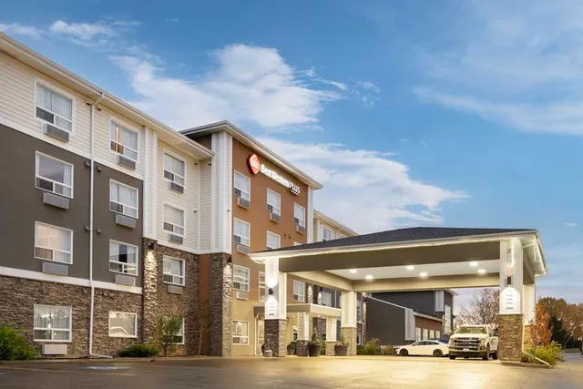 Best Western Plus Lacombe Inn & Suites