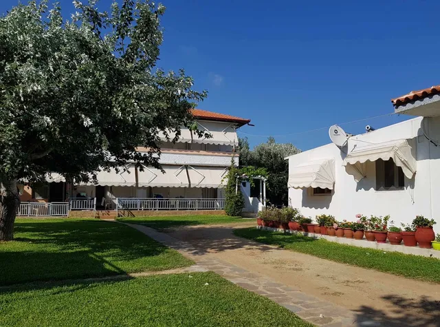 Toroni Seazen Apartments