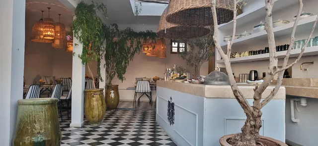 Maison Reine Mediterranean Rooftop Restaurant And Conceptstore