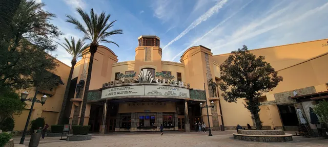 River Oaks Shopping Center