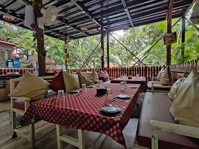 The mango family garden restaurant