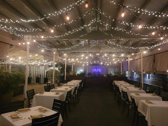 INDO Restaurant & Lounge