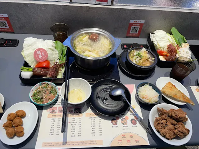 侯黑鍋物｜四平店｜ 連續四年冠軍酸菜｜個人鍋物｜中山美食｜酸菜界耶加雪菲