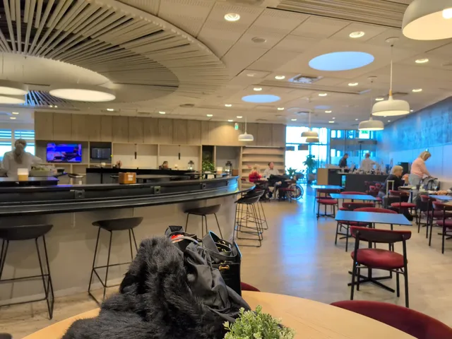 Menzies Lounge Terminal 5