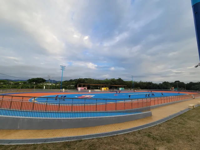 苗栗縣滑輪溜冰場