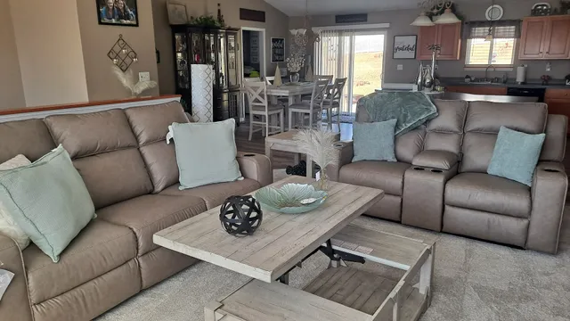 Kloss Furniture Warehouse