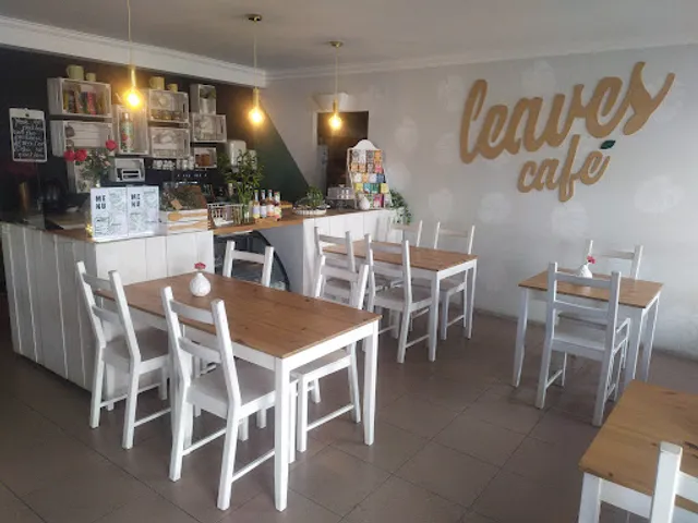 Leaves Café