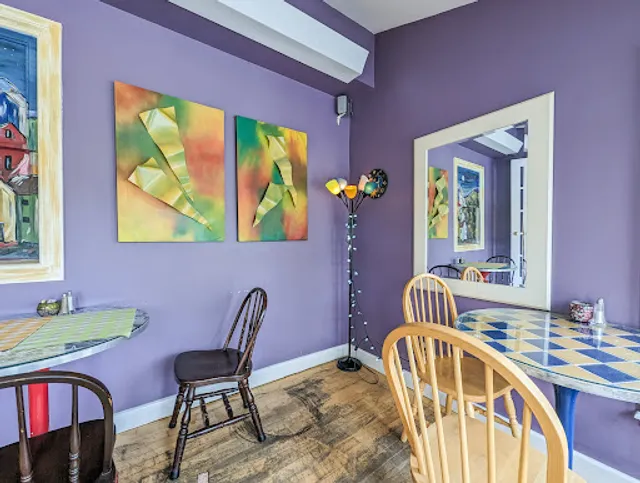 Common's Creperie Cafe