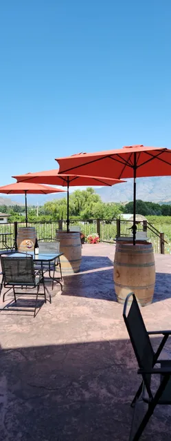 Oak & Sparrow Estate Winery