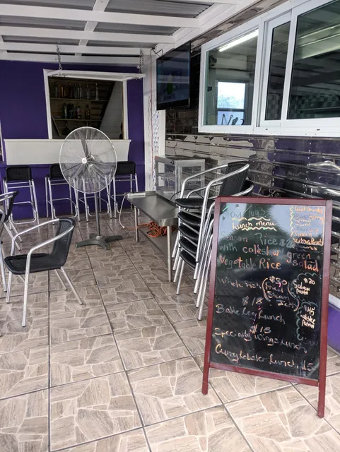 ToyToy’s Diner & Sports Bar